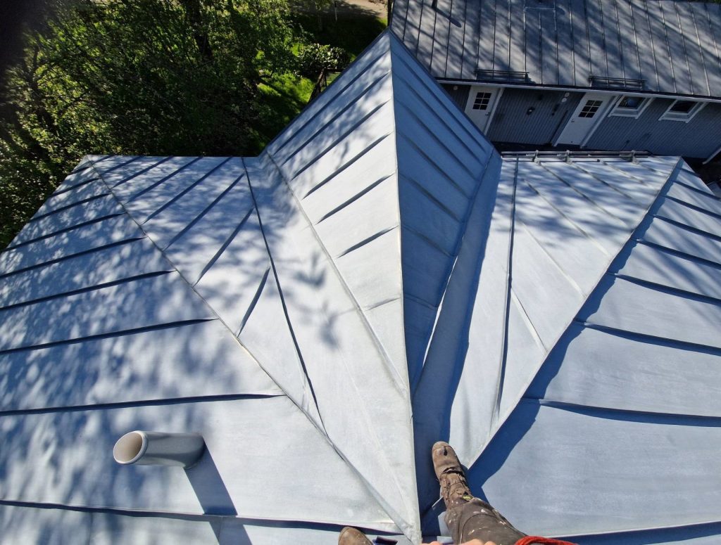 Peltikaton maalaus turku