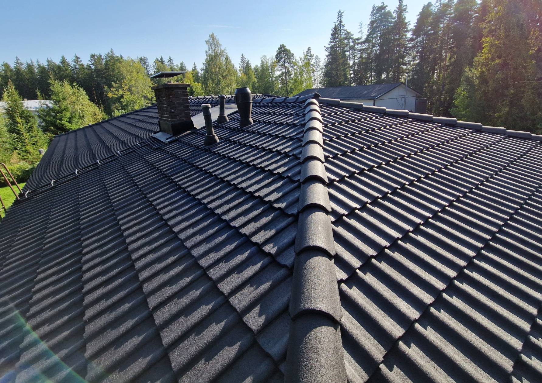 Katon pinnoitusta maskussa