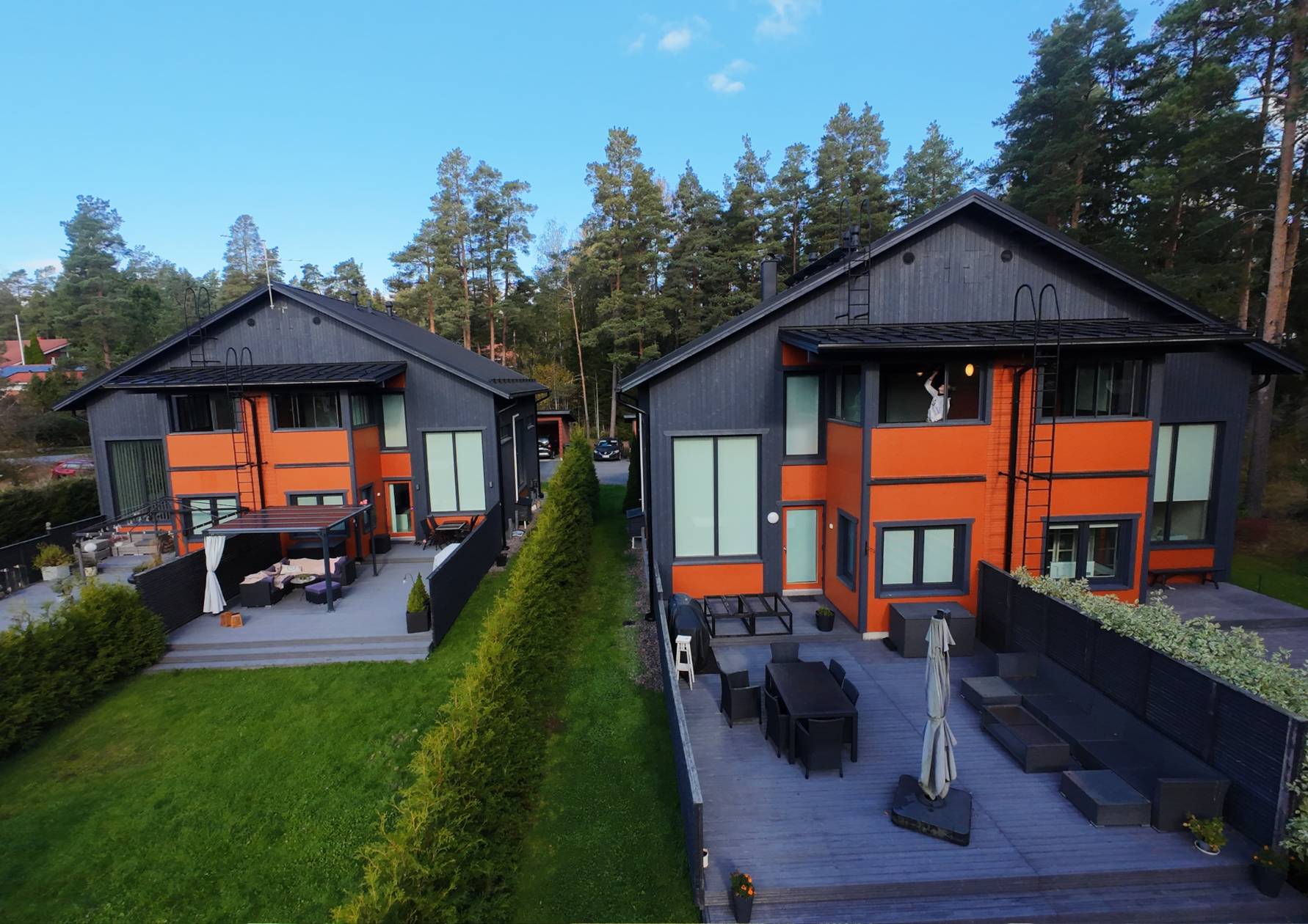 Paritalon maalaus Kaarinassa